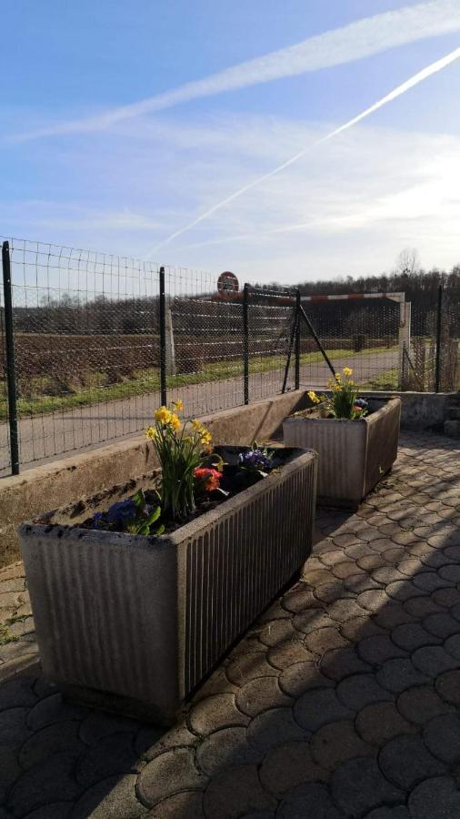 Gite La Maison De L Etang Foucherans  Exterior foto